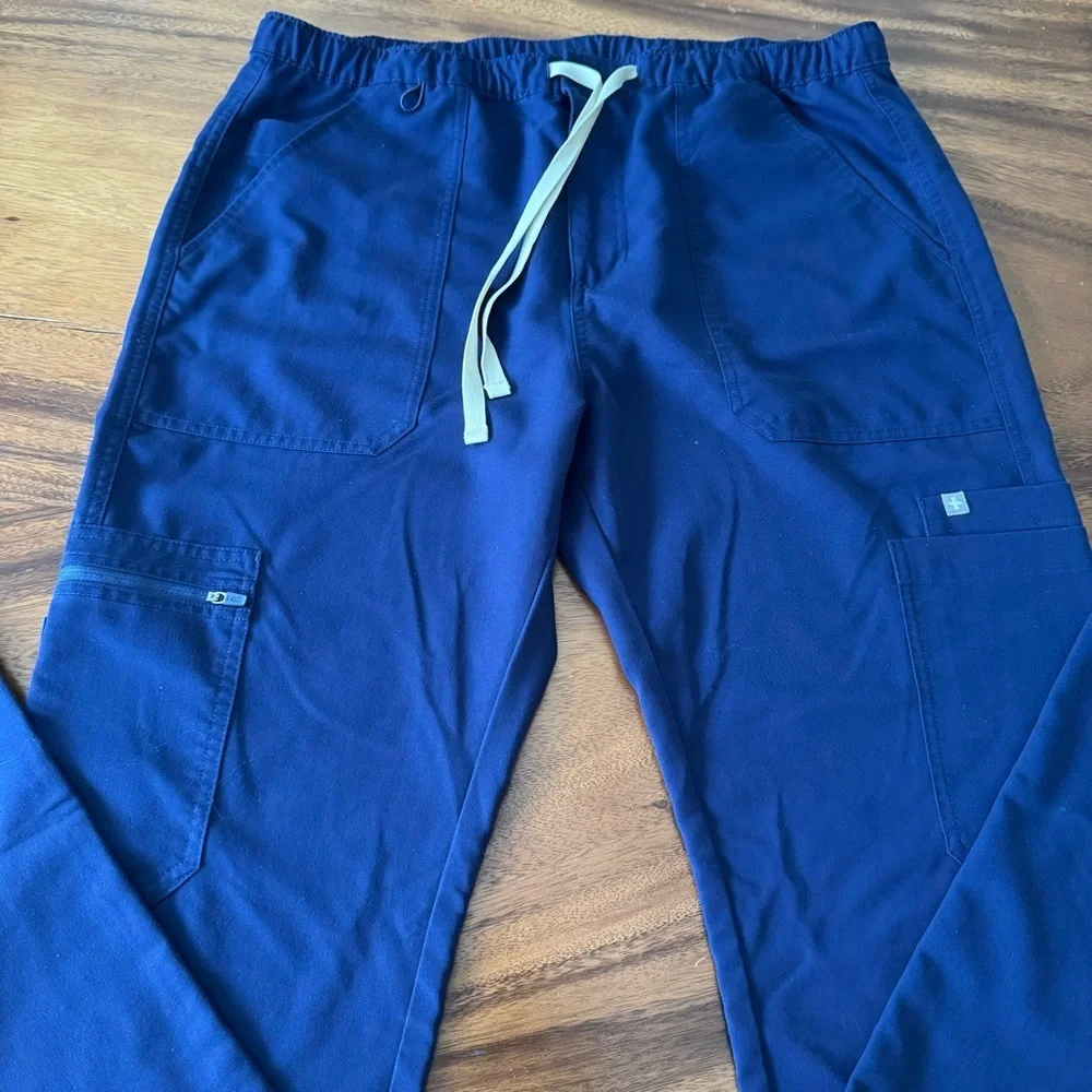FIGS Men’s Navy Blue Cairo Cargo Scrubs Wide Leg Pants Size L